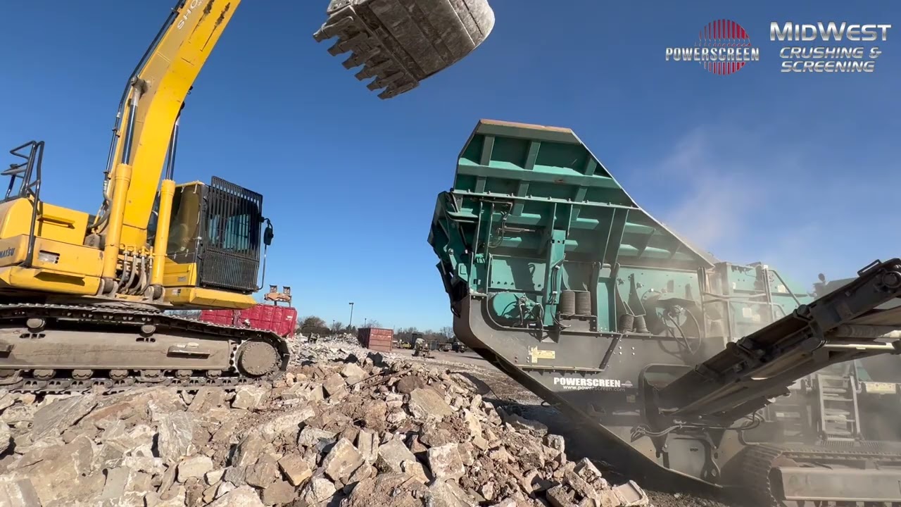 Crushing Concrete with the Powerscreen Trakpactor 320SR