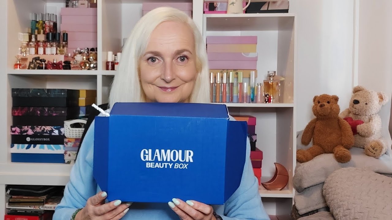 Распаковка бьюти-бокса Glamour UK Beauty Box — август-сентябрь 2025 года — набор Getaway Edit сто...