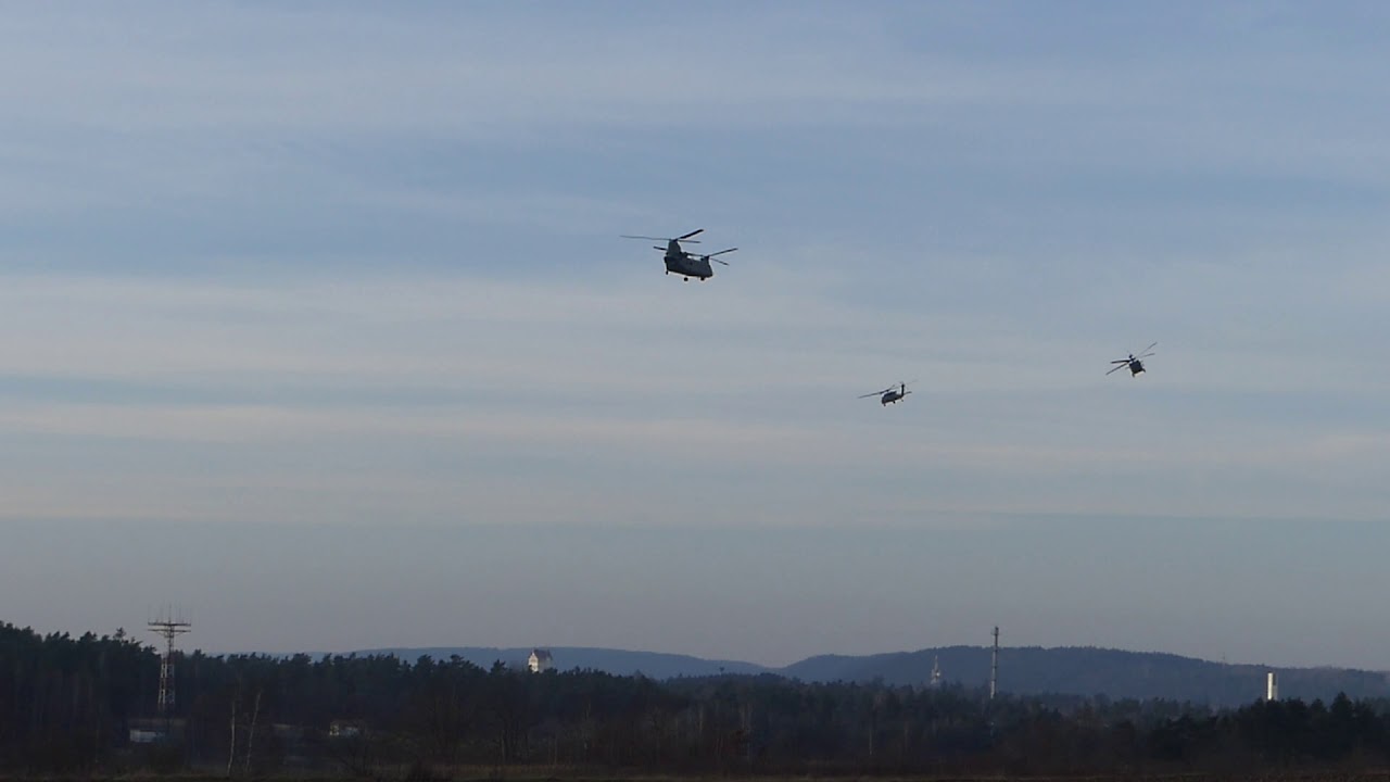 Grafenwöhr Army Airfield, Start und Landung 3er Formation CH 47F und UH 60M, 08 12 2020