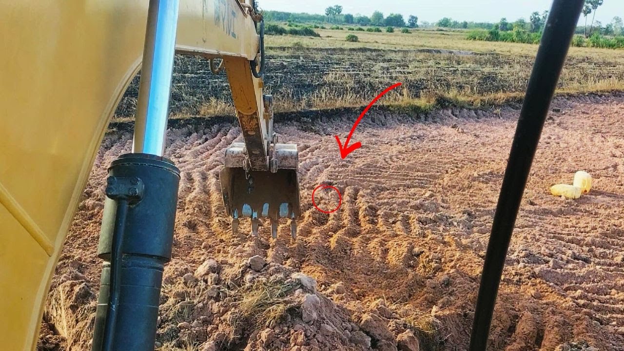 Excavator Working Operation in Extreme Conditions