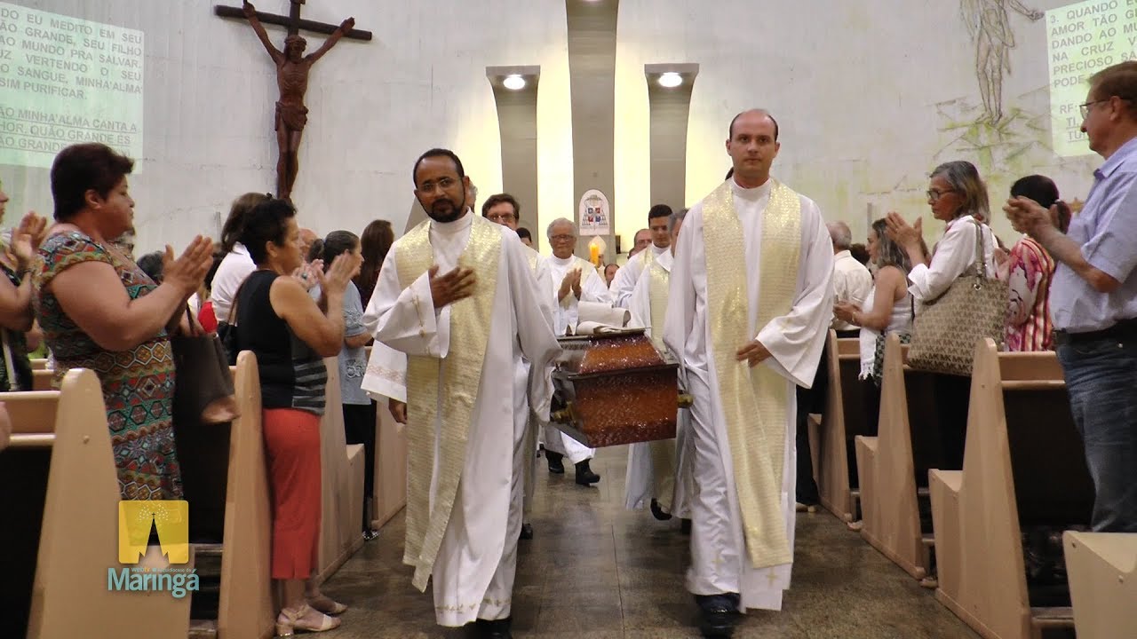 Missa de corpo presente do padre Geraldo Schneider