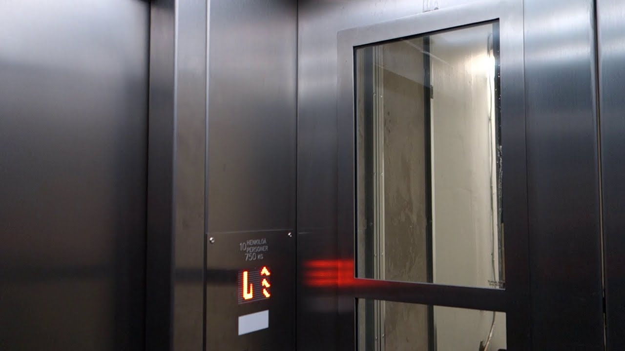 IT'S MODERNIZED!!! KONE Incline elevator @ Helsinki Railwaystation, Helsinki, Finland