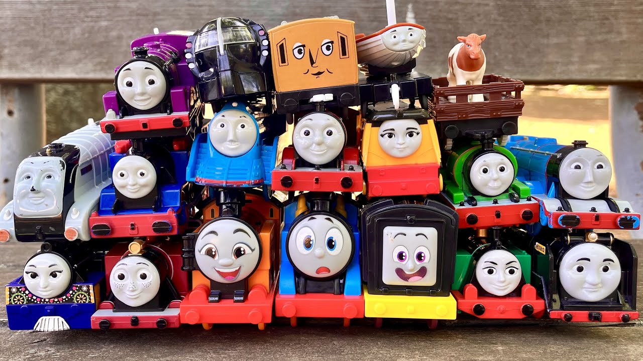 公園でトーマスを見つけよう！【きかんしゃトーマス】