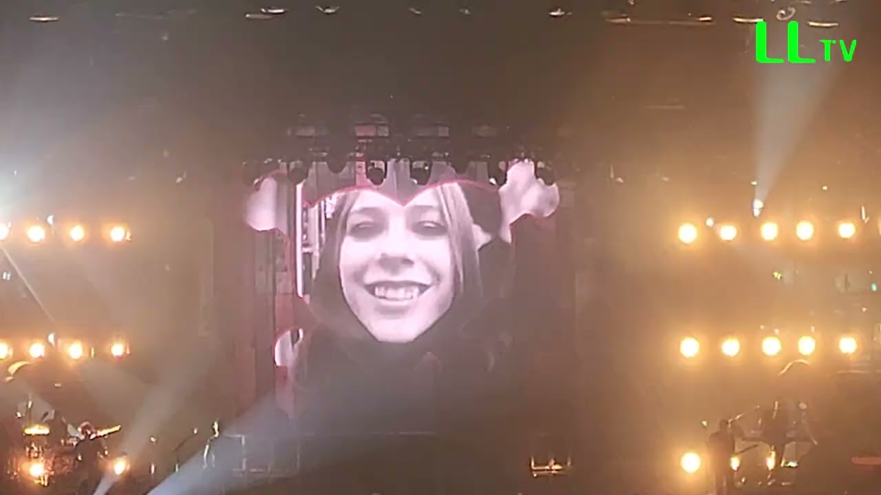 Avril Lavigne - Girlfriend - Madison Square Garden (5/30/25)