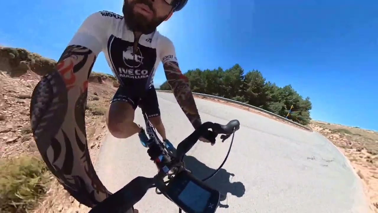 Bajando en bicicleta a 80 km/h