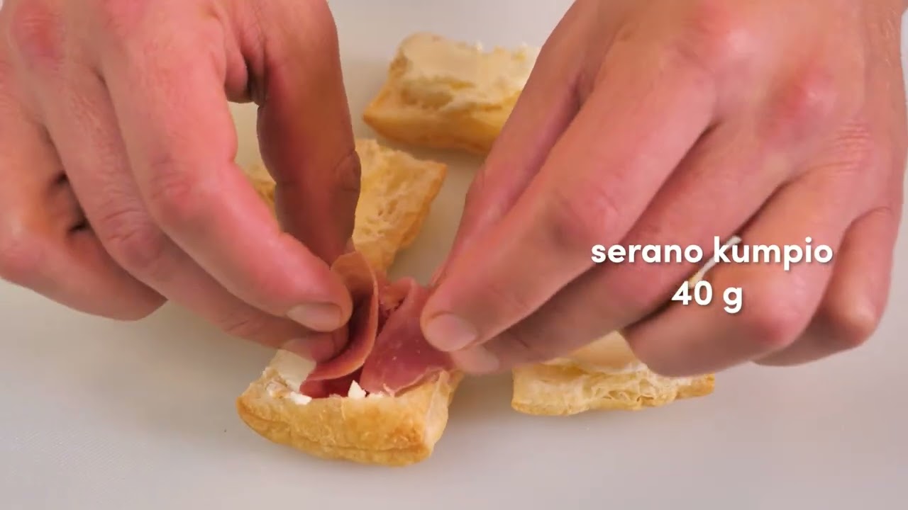 Vieno kąsnio sumuštiniai su maskarponės sūriu ir serano kumpiu