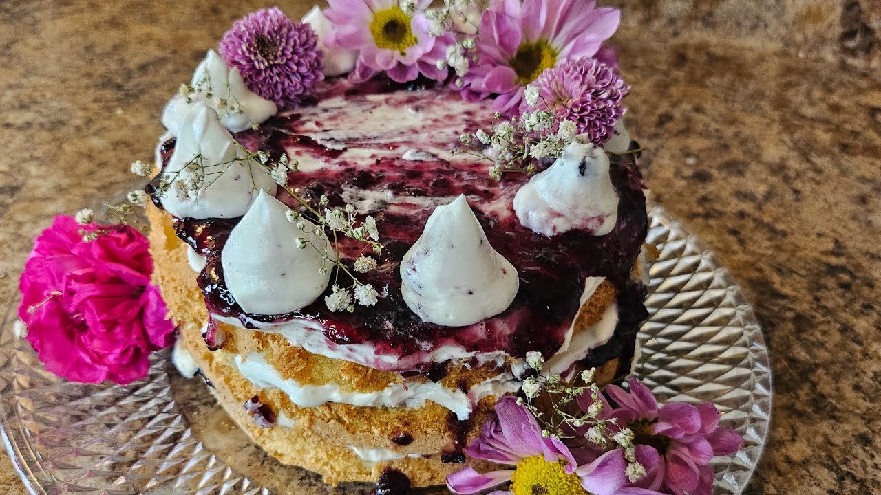 Anyone Can Make This Super Easy Blueberry Cream Cake