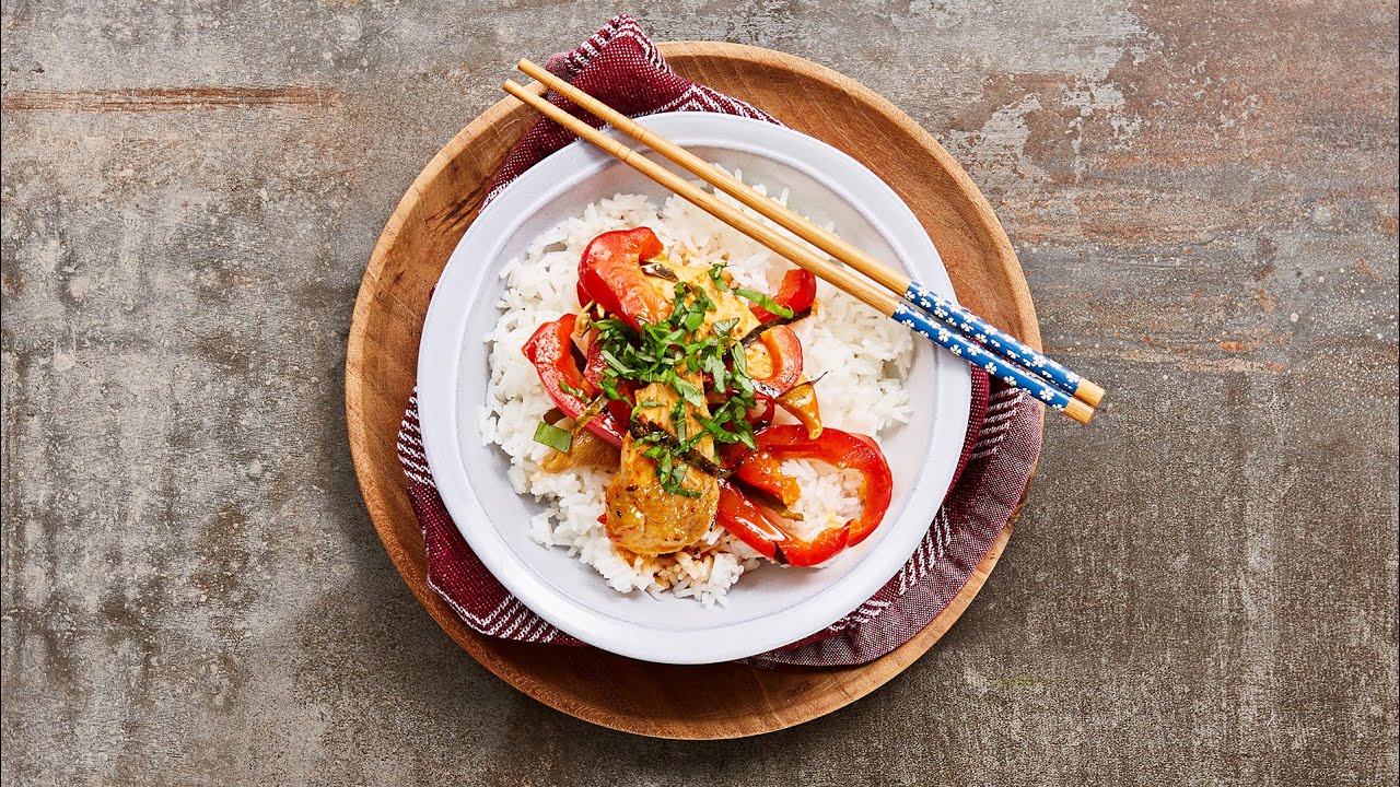 Panang Karry med kylling og peberfrugt - nemlig.com