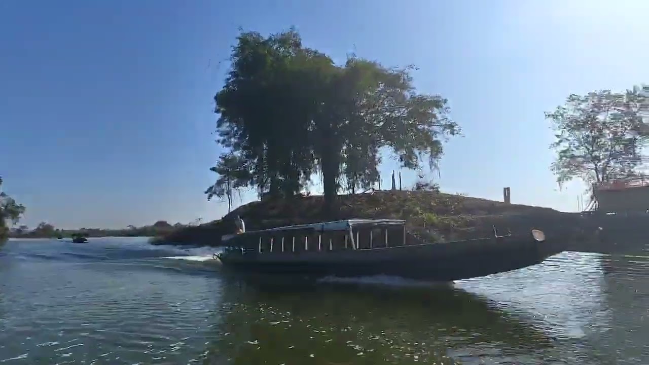 Going to Narkel Kunjo via boat from Mandir Ghat, Dumboor Lake, Tripura - 14th Jan, 2025 - Clip 2