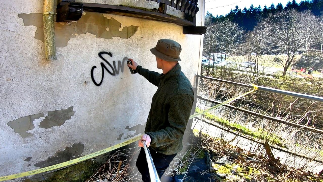 Graffiti Tags and Throw Ups on Vacation & sleeping on Mountain