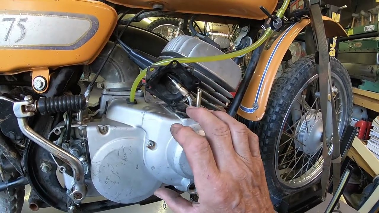 71 Kawasaki F7, leaking carburetor mount, IT RUNS!