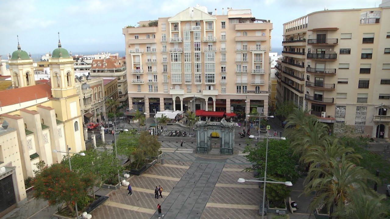 Barrios de Ceuta | El Centro: el corazón que rezuma “vida”, historia y “hermandad”
