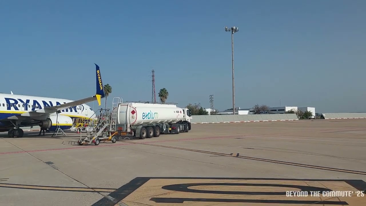¹⁴⁶⁰ 🇪🇸 Sevilla ✈ Onboard a Cobus 3000 🚌 Ryanair Boeing 737-800 🫒 SAF Jet Fuel