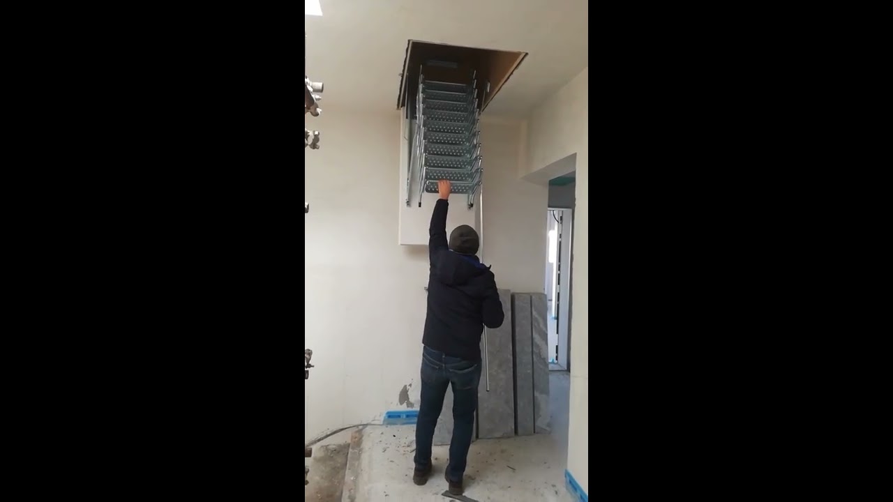 Scala retrattile