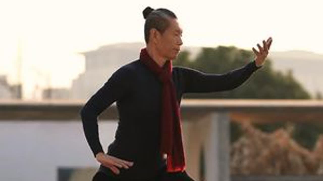 24式太极拳：慢速背面跟练版来了！ #太极 #健康养生 #24式太极拳 #运动健身 #见人不如健身