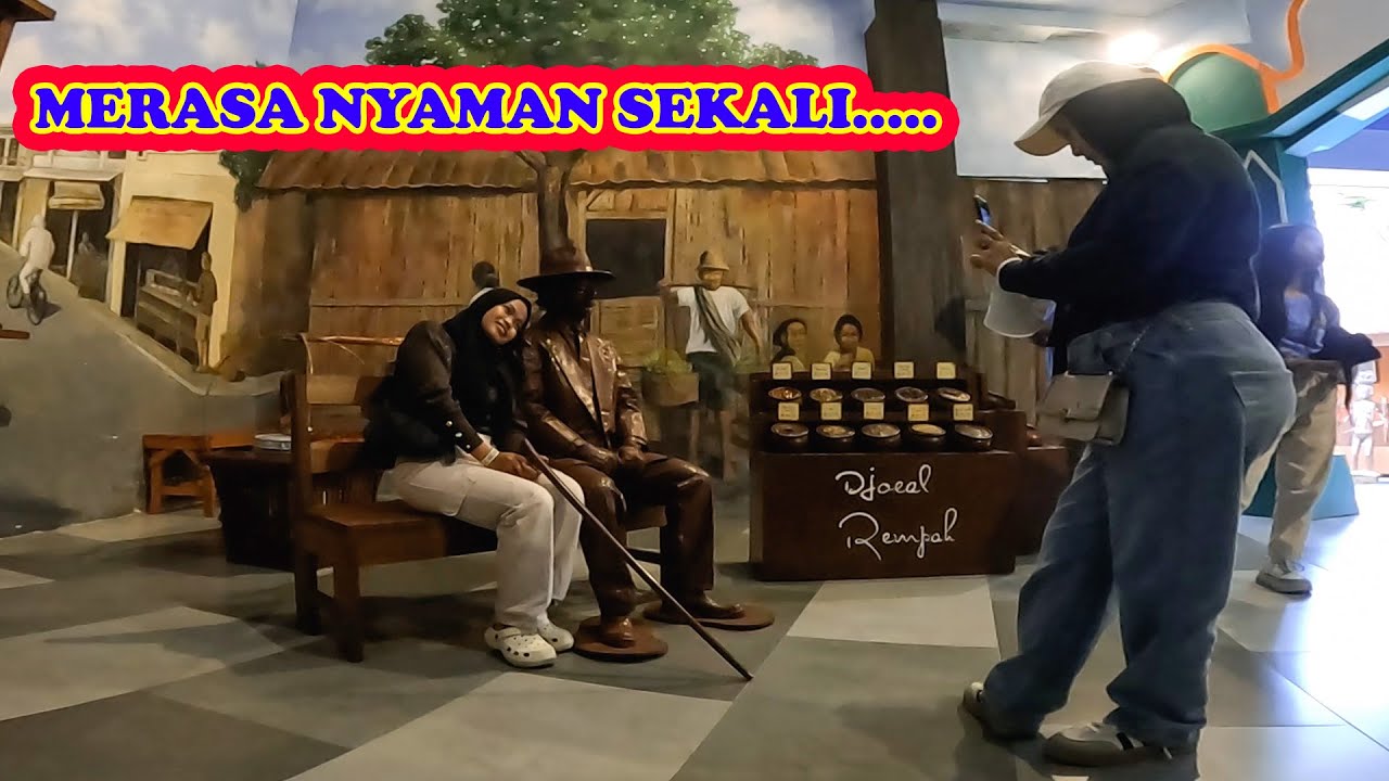 Wanita ini Merasa Nyaman Dengan Patung Hidup, Living Statue Prank, Human Statue Prank