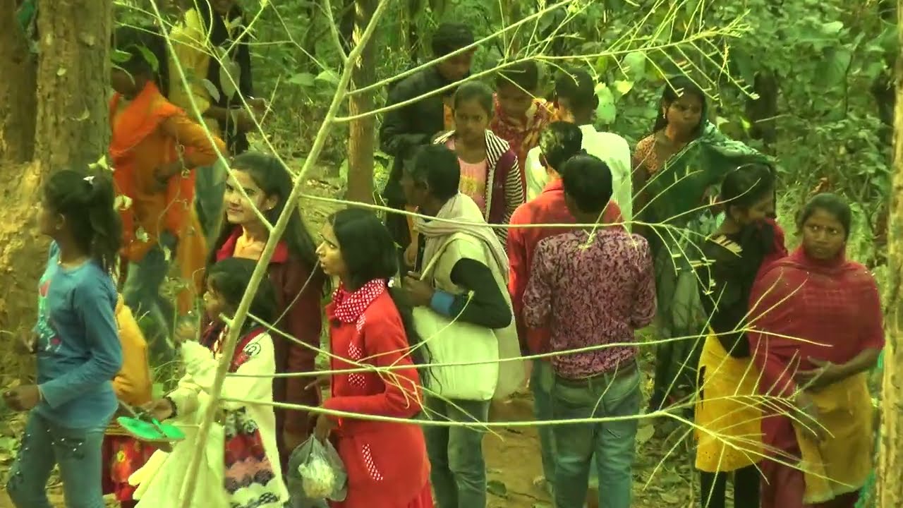 पहले से माता कुदरगढ़ी बागेश्वरी देवी का स्थान अजीब था ! उमड़ा श्रधालुओं का भीड़ !