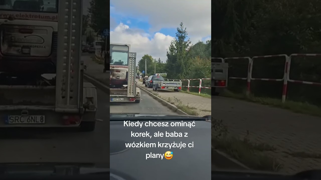 Kiedy chcesz ominąć korek, ale baba z w&oacute;zkiem krzyżuje ci plany 😅 #polskiedrogi #kierowcy #piesi