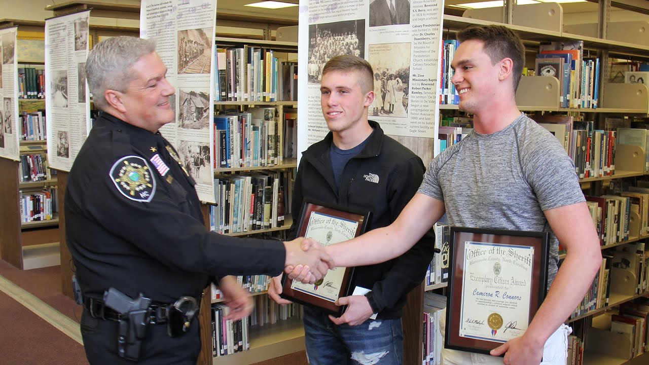 Sheriff Honors 2 Student-Heroes from Clyde A. Erwin High School