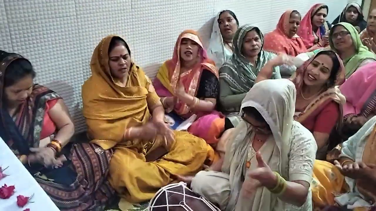 तीनो लोकन में बहना लगे कैमरा हरि के