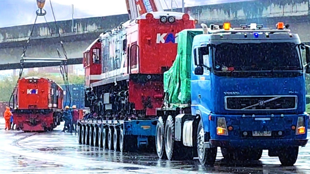 SELAMAT DATANG ❤️💙 Proses Unloading 6 LOKOMOTIF DARI SUMATRA DI TERMINAL JICT TANJUNG PRIOK