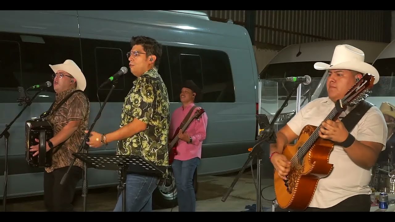 Rezando por ella - Elías Medina & Akilatados