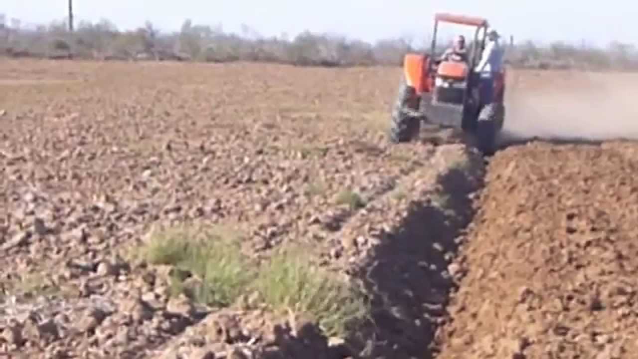 Kubota M108 (108 hp) y John Deere 7525 (155hp)