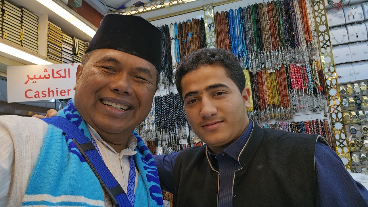 Jalan jalan sore ke Pasar Madinah 
