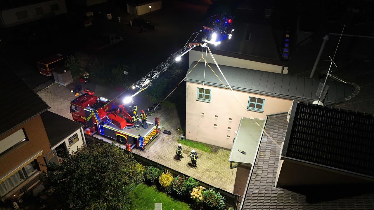 Absturzssicherungslehrgang Feuerwehr Swisttal / Übung Patientenrettung mittels DLK