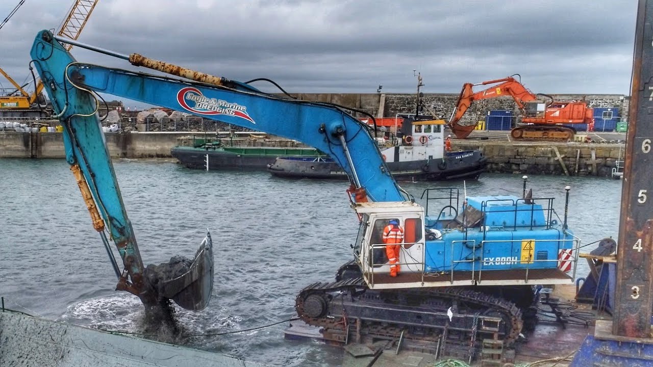 Hitachi EX800 Long Reach dredging Harbour