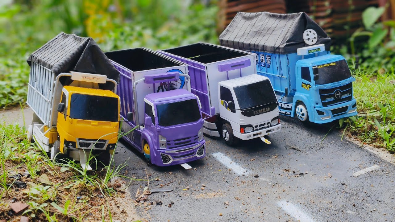 Wowwww banyak mobil mobilan truk oleng di sini guys 🤩