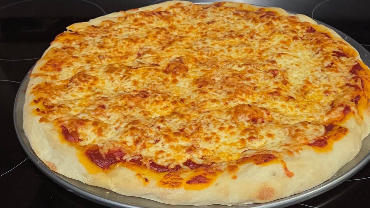 Homemade cheese pizza 🍕 