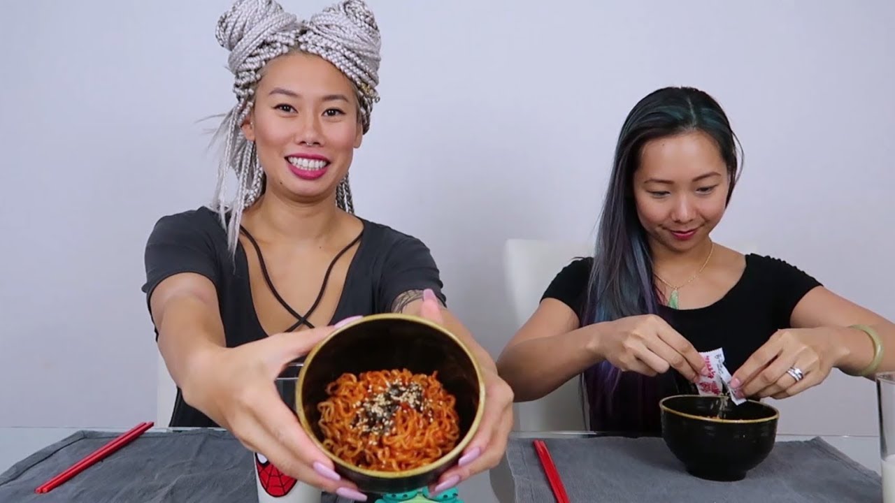 D&eacute;fi Nouille Piquante en Famille!  Spicy Ramen Challenge!