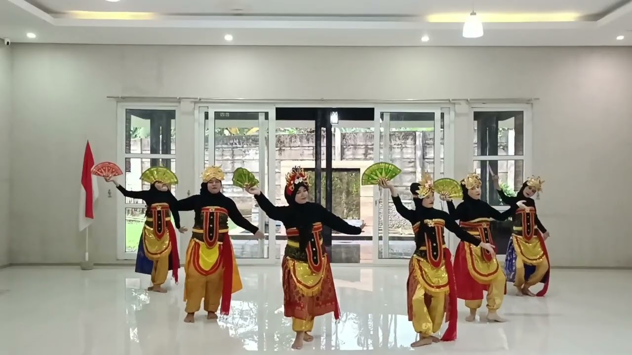 Tari Janger Bali - Kelas 1 E - RPL PAUD