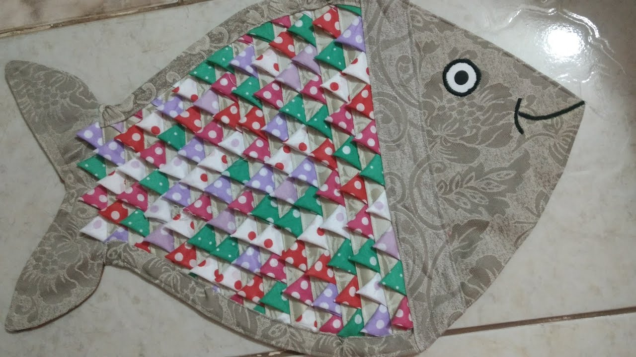 TAPETE DE RETALHOS (PEIXINHO FELIZ 1)