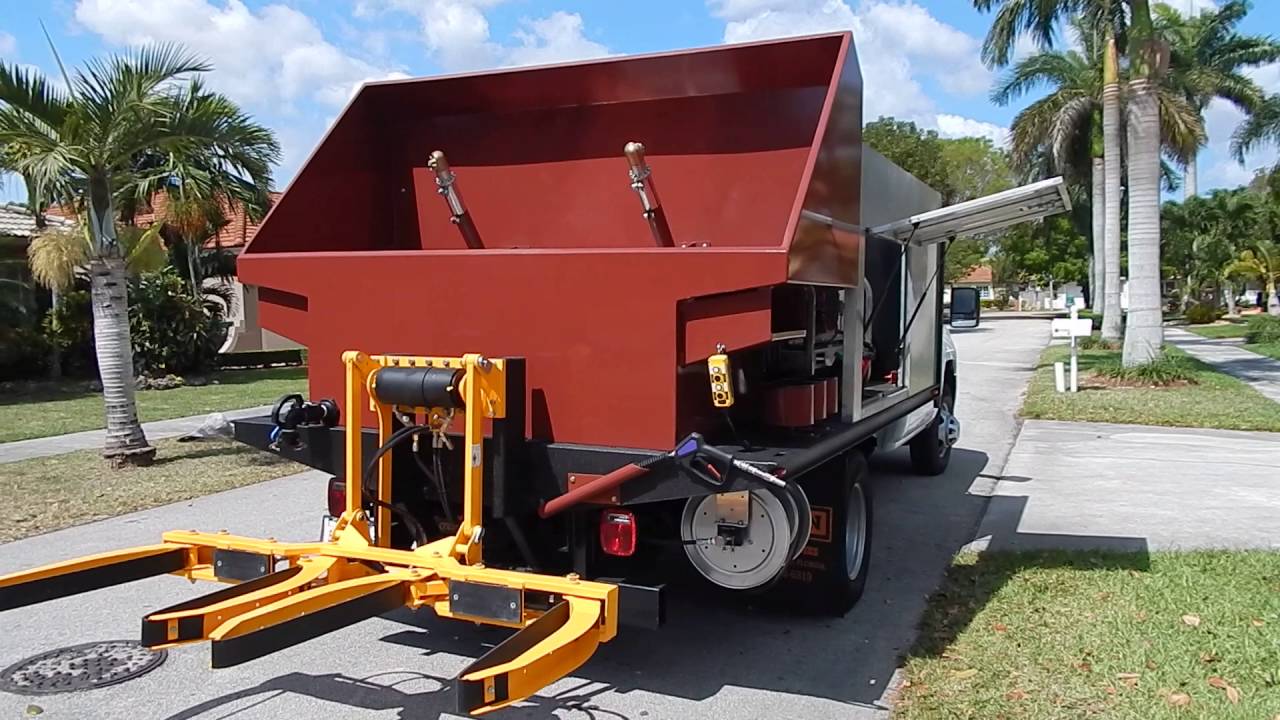Wheelie Bin Cleaners; 360 Spinning Heads, Trash Bin Cleaners;  Sparkling Bins 305.382.2467