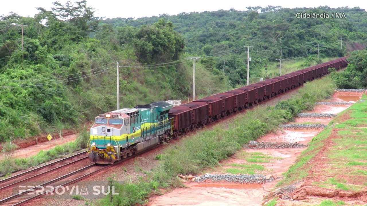 Trem da Vale com 330 vagões em Cidelândia/MA