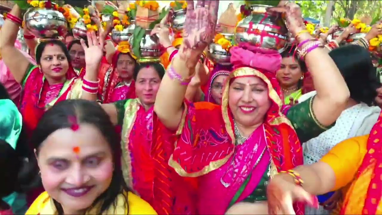 भव्य कलश यात्रा .