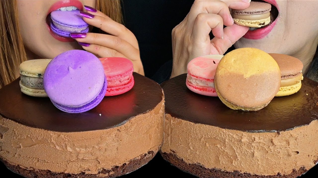 ASMR EATING CHOCOLATE MOUSSE CAKES & FATCARONS! *BIG BITES* 먹방