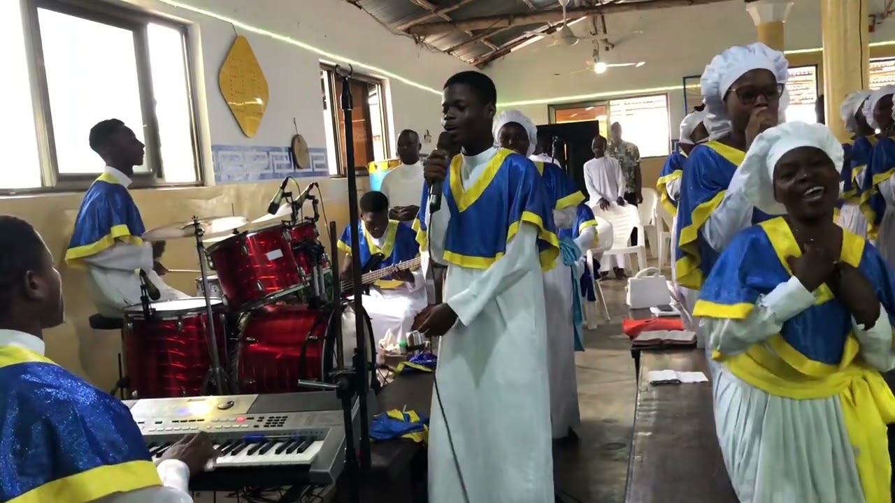 Seigneur Jesus Roi très saint et de compassion 💐 ❤️‍🩹🎹🎸🥳