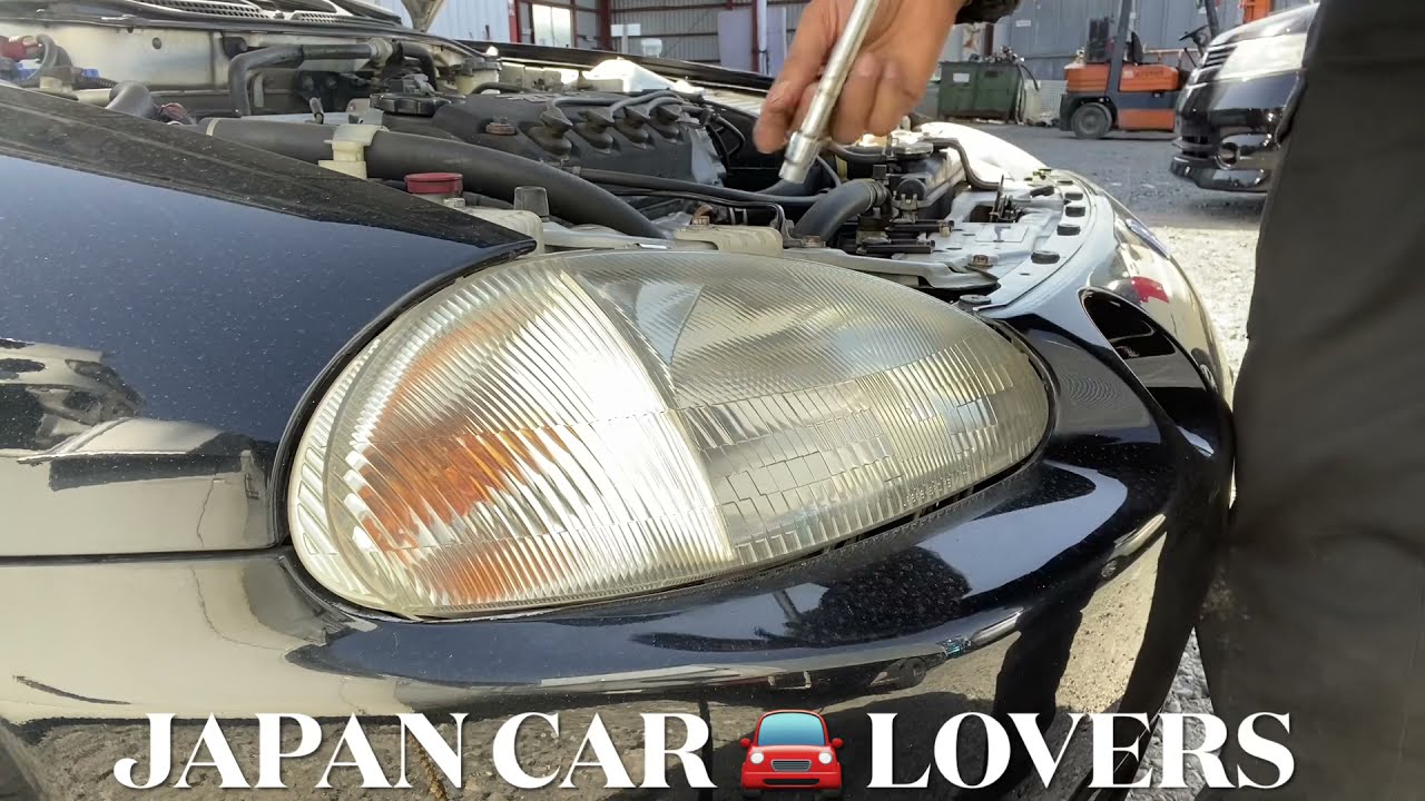 How to remove Honda delsol crx 1993-1997 headlight  🚘