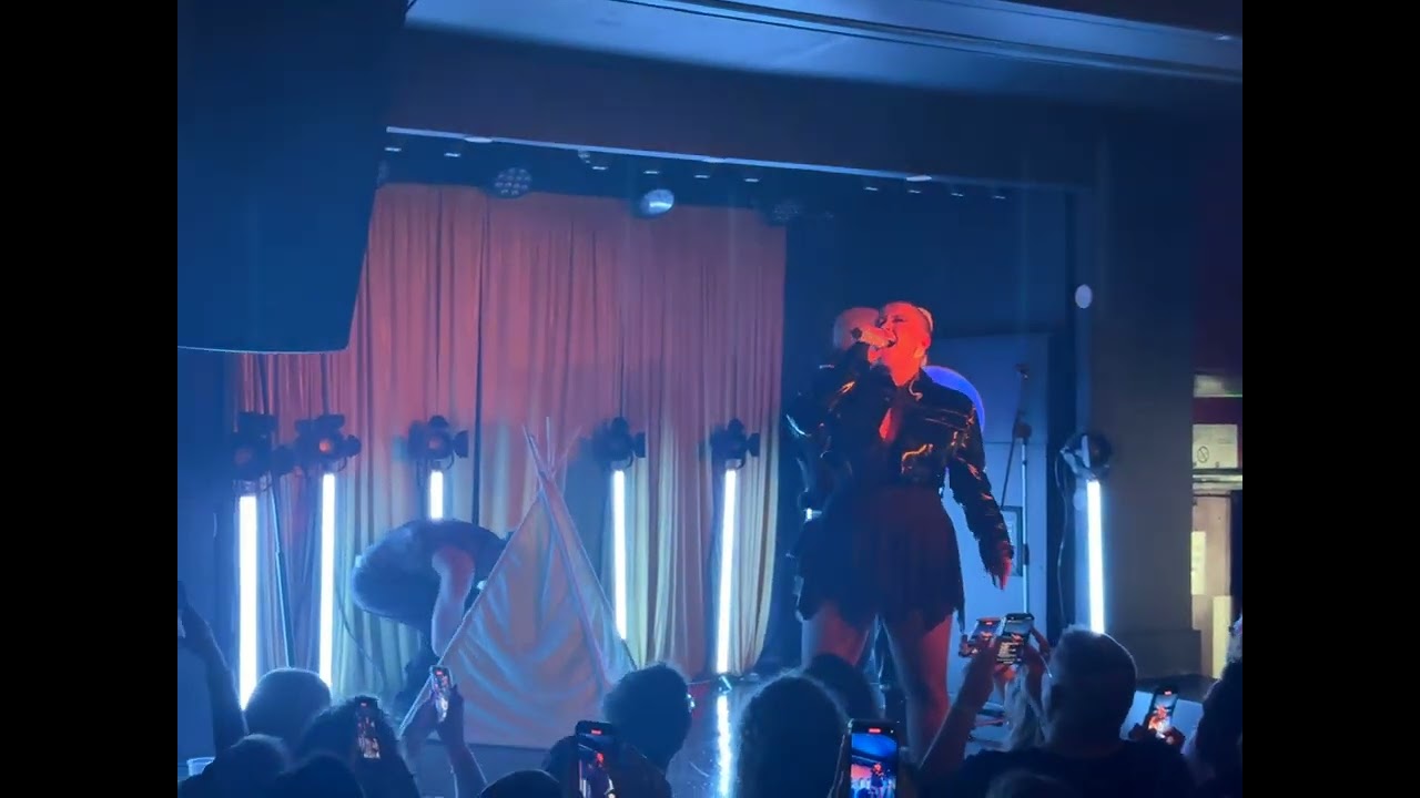 KEiiNO - Damdiggida - Live at the Royal Vauxhall Tavern, London - 16 April 2024