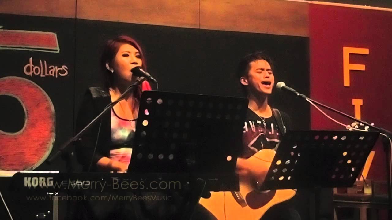 Merry Bees - Jack & Cal singing pop/jazz/rock songs