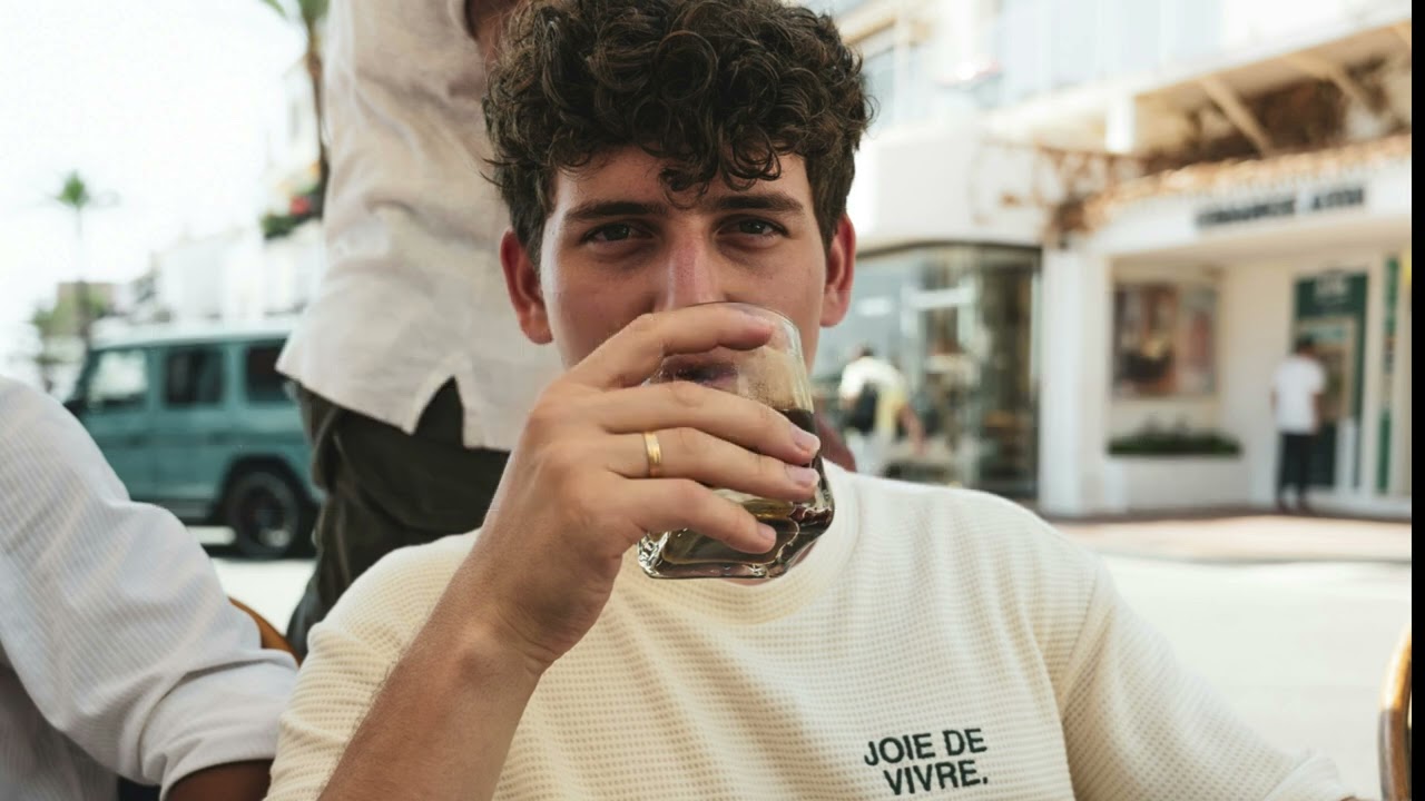 Henrik, LOGE, and gio. if i tried Lyric Video #HappyMusic:)