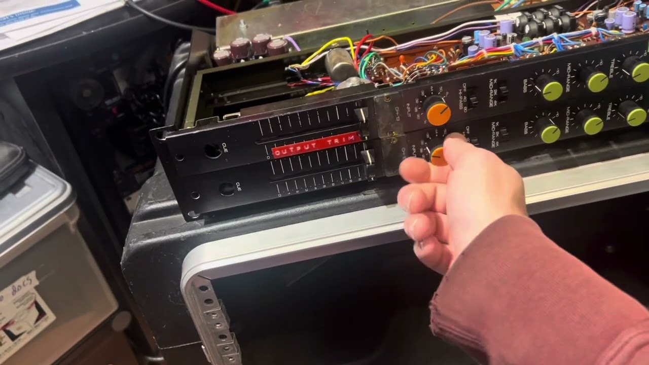demo video of Yamaha PM-1000 preamps
