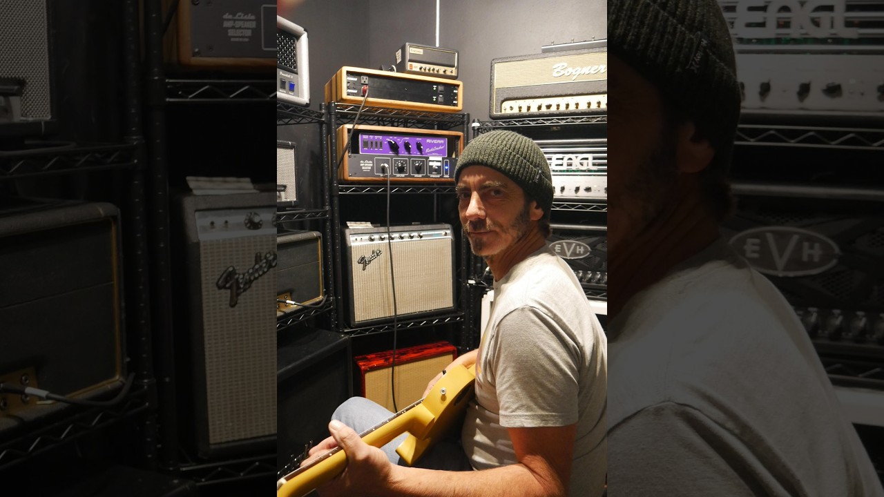War of the Gibson Les Paul's! Classic vs Standard