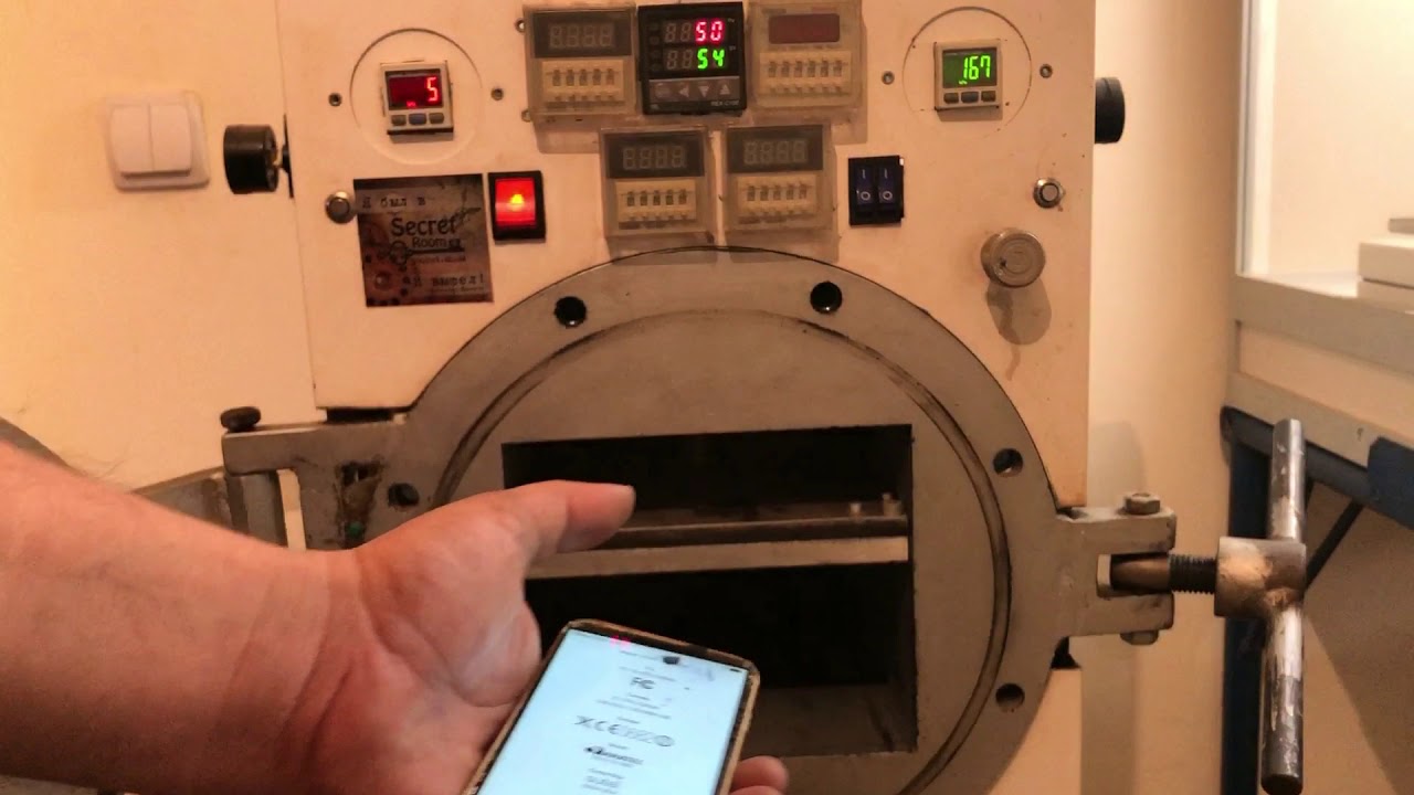 iPhone - черные пятна на дисплее не приговор. Убираем черные пятна с экрана