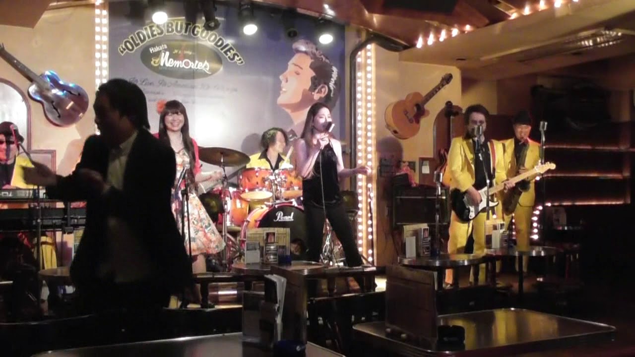 レイナさん熱唱　葉山ツイスト@博多メモリーズ https://www.facebook.com/profile.php?id=100012558822638