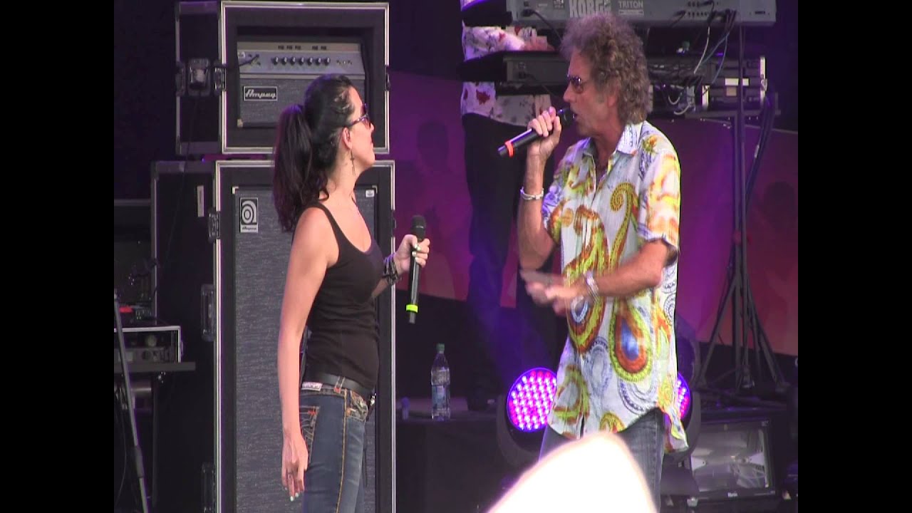 Starship at Epcot May 2013 - Mickey Thomas and Stephanie Calvert