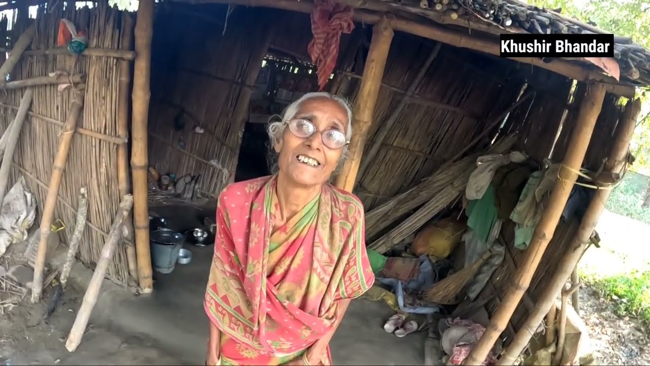 কত কষ্টে কাটছে অসহায় এই বৃদ্ধ বাবা-মায়ের জীবন।